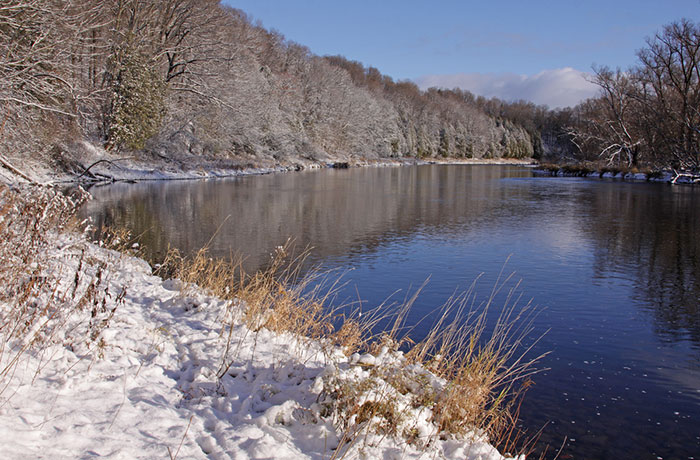 Grand-River-in-the-winter-Kitchener-ON