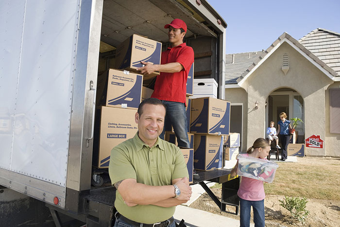 Professional-movers-make-moving-easier-and-stress-free