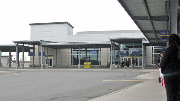 Montmorency Terminal in Laval – connecting the city with Montreal MetroBy Henrickson at English Wikipedia, CC BY-SA 3.0, https://commons.wikimedia.org/w/index.php?curid=15026949