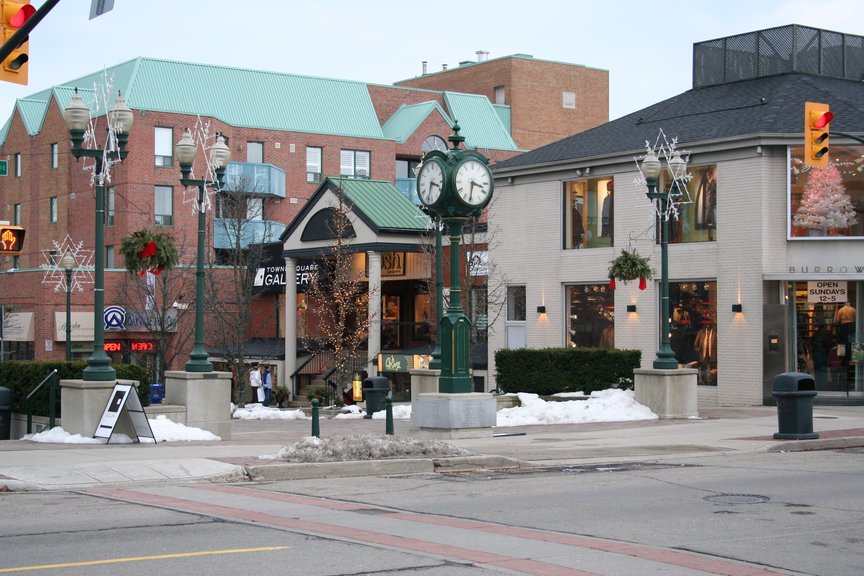 Charming downtown Oakville in winter has a vibrant commerce By Whpq - Own work, CC BY-SA 3.0