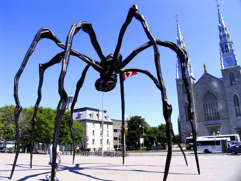 Maman bronze sculpture by Louise Bourgeois 30 ft high located at the National Gallery of Canada in Ottawa By John Talbot - originally posted to Flickr as Giant spider strikes again!, CC BY 2.0