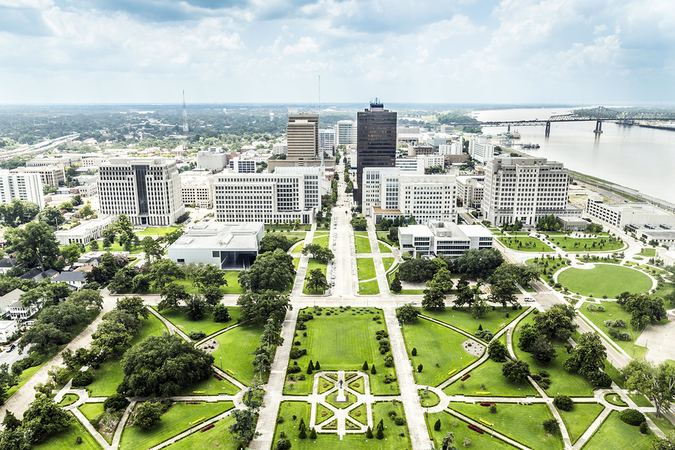 Famous skyline of Baton Rouge with Huey Long statue