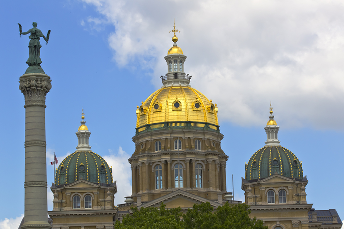 Iowa State Capitol located in Des Moines at East 9th and Grand Avenues