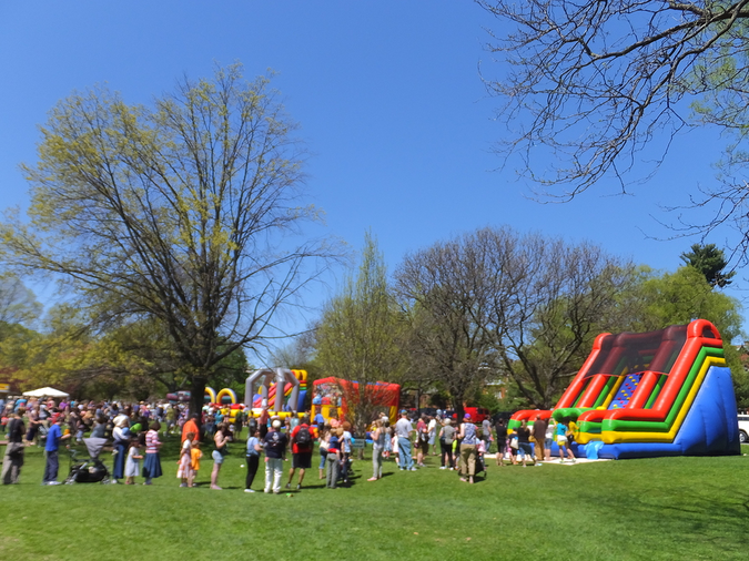 Playground at Washington Park in Albany – enjoy green spaces in the city