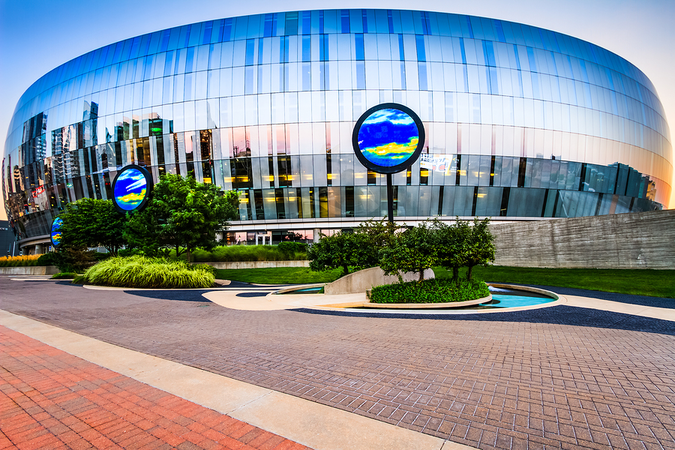 The Sprint Center is an outdoor arena with a seating capacity of 19,000 located in the Power and Light District 